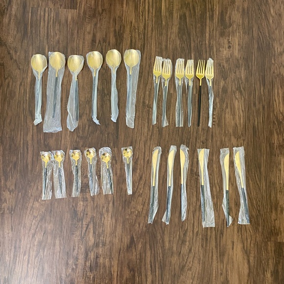 24-Piece Gold Silverware Set Gold Utensils Set for 6, Gold Spoons and Fo… - Picture 6 of 15